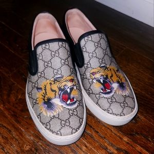 Gucci Shoe Lion Loafer